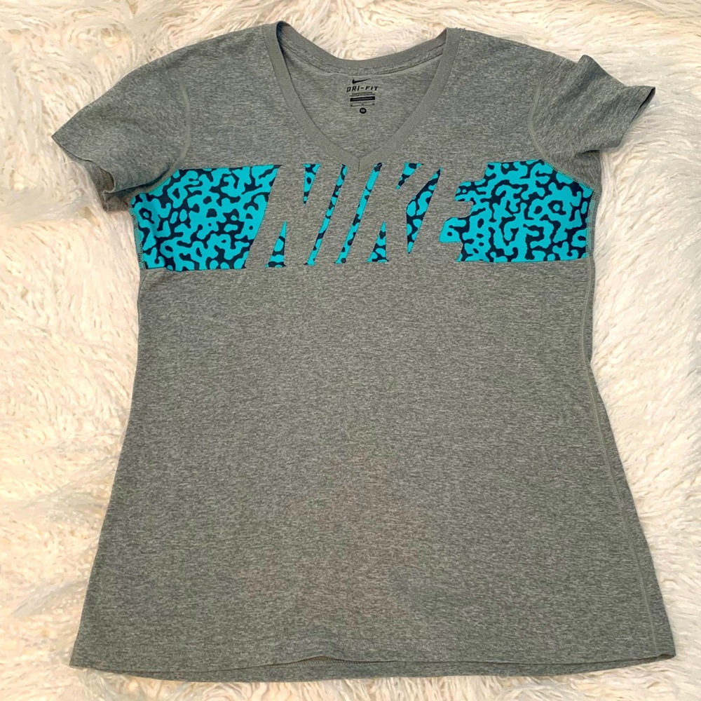 Nike dri-fit women’s top